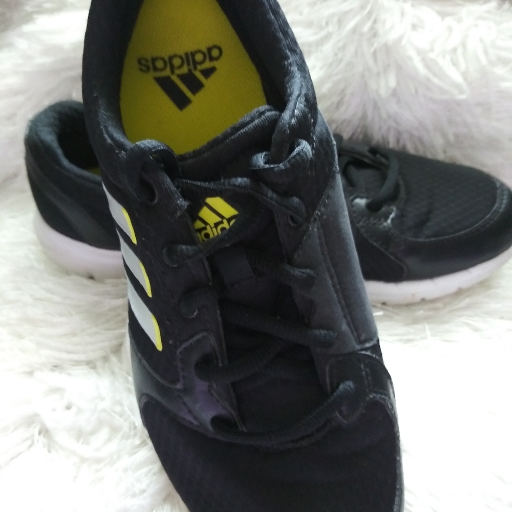 ADIDAS SNEAKERS